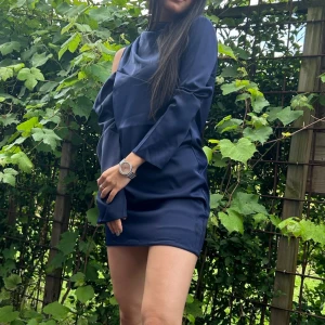 Fest klänning  - Säljer min fest klänning som är använd 1 gång💙 priset går att diskutera 