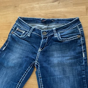 Jeans - Ett par snygga jeans ifrån Cipo&Baxx. De är i bra skick, dvs inga defekter. Skriv privat för mer info ❤️