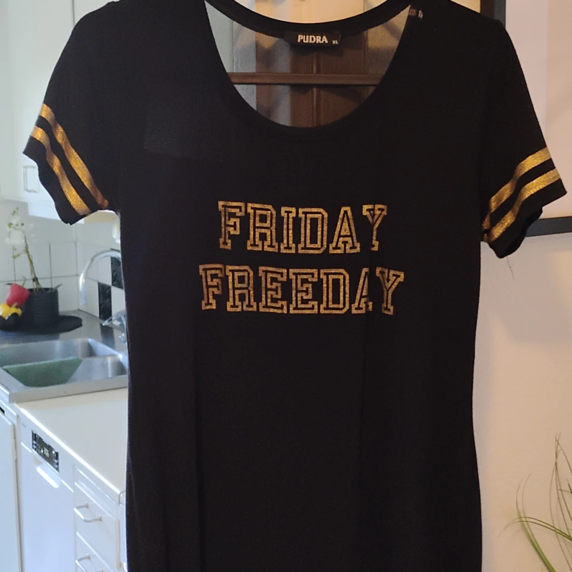 Svart klänning storlek medium - 90