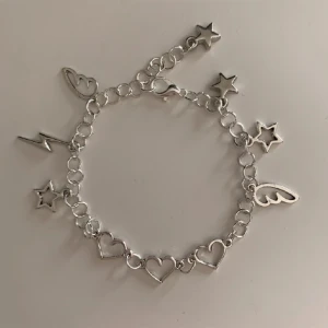 ARMBAND - Handgjort armband som är justerbart💗