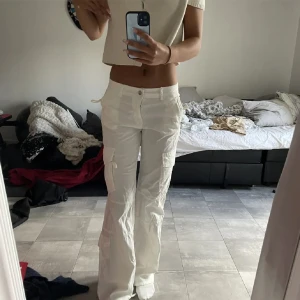 Cargobyxor - Cargobyxor med rak och lång passform från Zara, passar till ALLT🤍