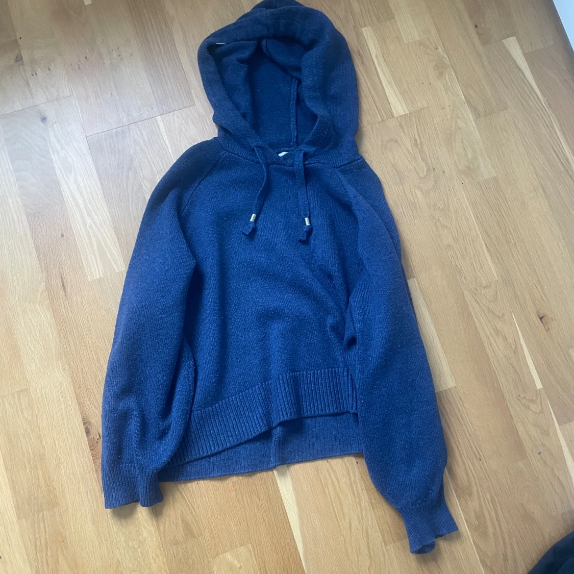 Stickad hoodie