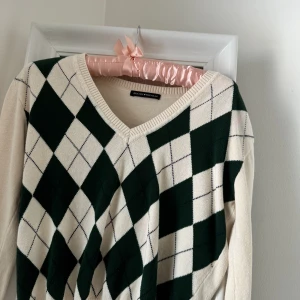 Brandy Melville pullover - Verkar inte finnas att köpa i butiken längre.