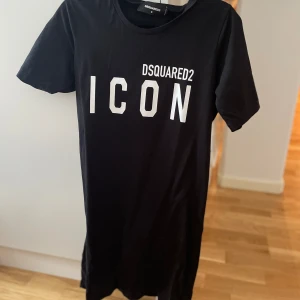 Dsquared tshirt klänning  - Jätte fin tshirt klänning 