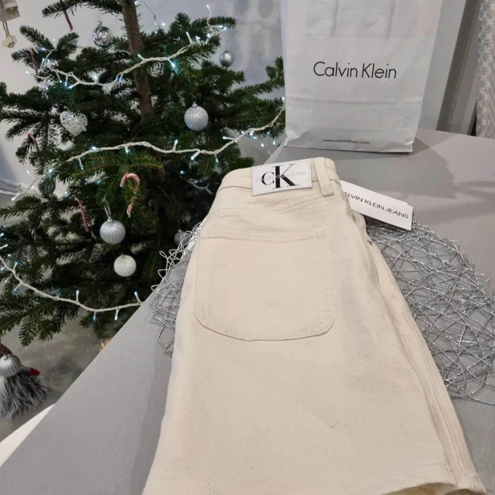 Ny calvin klein kjol s . Hameet.