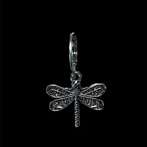 Trollslända örhängen  - Ett örhänge, går självklart att köpa ett par för 58 kr Nickelsäkra och rostfria