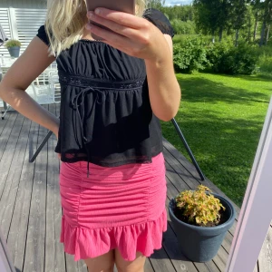 Rosa volang kjol - Gullig rosa kjol från gina tricot, med lite volanger🌸