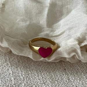 Så fin guldplaterad ring från Edblad. Aldrig använd.🩷 Storlek: 16,8 