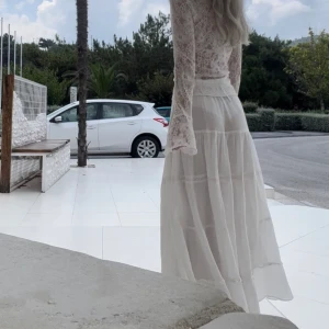 Långkjol - Knappt använd! Den har slits på ena sidan och snörning i midjan 🐚💞