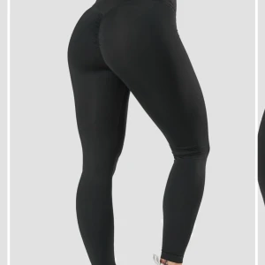 ICIW tights  - Träningstights från ICIW. Storlek M med scrunch bak. 