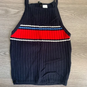 Topp - Aldrig använt. Har lite tjockare material (stickad) 