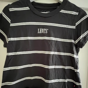 Levis t-shirt  - Snygg randig levis t-shirt 