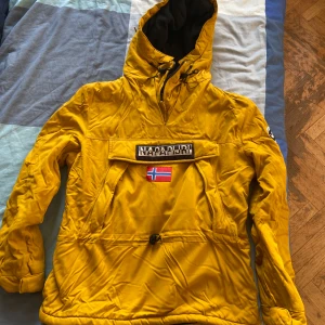 Napapijri vinterjacka - Knappt använd, nyskick bara lite skrynklig av att ha varit i garderoben