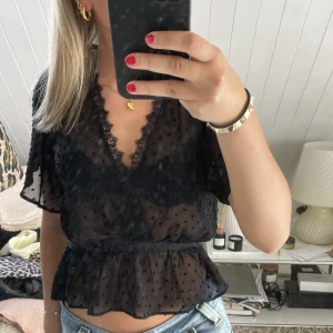 zara topp - jättefin topp från zara perfekt till olika tillfällen❤️‍🔥🙏🏼