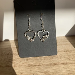 Örhängen  - Silverörhängen med änglar 