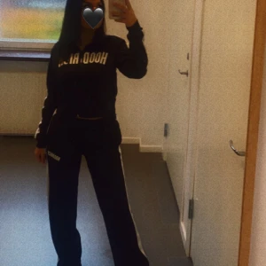 Hoodrich set  - Använt 2-3 ggr. Mycket bra skick. 