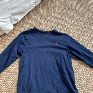 Polo Ralph lauren  - 2 st t-shirts storlek S  1 långärmad storlek S  Alla 3 för 300 annars 150kr styck! 