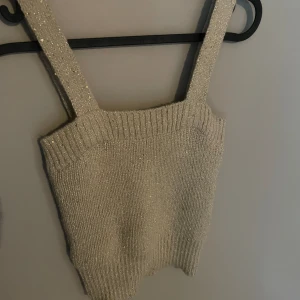 Linne - Jätte sött linne som tyvärr aldrig kommit till användning🥰