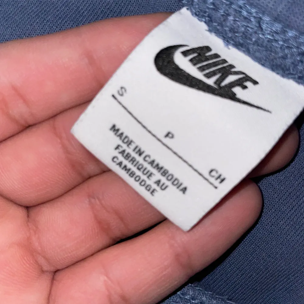 Hej jag har ett par Nike tech byxor som jag inte använder längre så dom är för salu pris kan diskuteras. Jeans & Byxor.