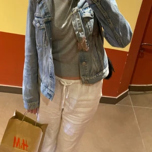 LINNEBYXOR BIKBOK - Så fint skick! Använt sällan. Köpta för 459kr. Storlek XS men är som en S 