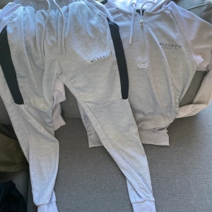 Mckenzie - Mckenzie dress den är bra skick,bara använd några gånger i storlek s