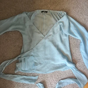 Blå topp - Fin babyblå topp till sommaren. Använd 2 gånger!🩵