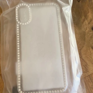 2 hela nya X/XS skal - 2 stAldrig använada, köpte fel storlek till min mobil! 