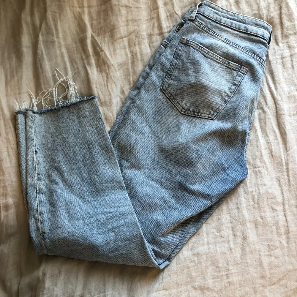 Jeans från HM storlek 38/40. Jeans & Byxor.
