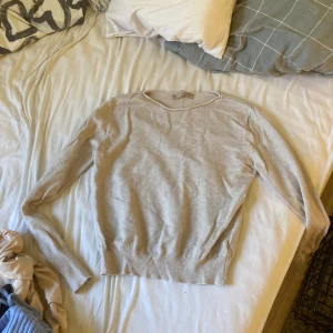 Tröja - Köpt i Italien, knappt använd 