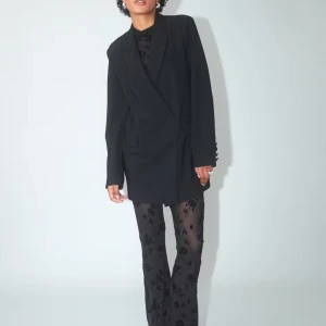 Burnout leggings ginatricot - Säljer dessa snygga byxor fråna ginatricot, köpta i vintras. Använd en gång🤍Storlek S