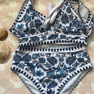 Säljer bikini - Vänta inte! Sommaren är påväg! Säljer bikini, alla har storlek Medium”M” Glöm inte besöka Facebook sida ”Hello KiKi enbart försäljning av Bikinis,👙☀️