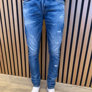 Dondup jeans w32 - W32, 190cm på bild  Bra skick  Pris går att diskutera 
