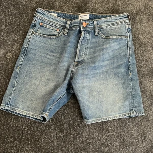 Shorts, Jack & Jones - Märke: Jack & Jones Skick: Mycket bra, oanvänd Passform: Loose  Köpare betalar frakten!👍🏼