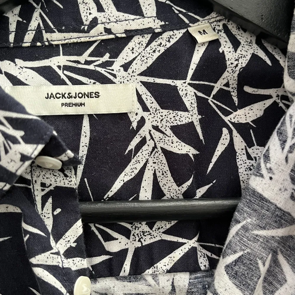 Märke: Jack & Jones Skick: Mycket bra  Köpare betalar frakten!👍🏼. Skjortor.