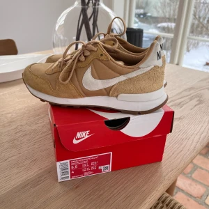 Nike internationalist - Nike Internationalist  Storlek36 Färg beige Bra skick