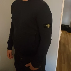 Stone island tröja jr - Marin blå Stone island tröja 