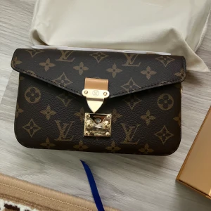 Fint liten väska - Fin väska om intresserad kan skriv mej!