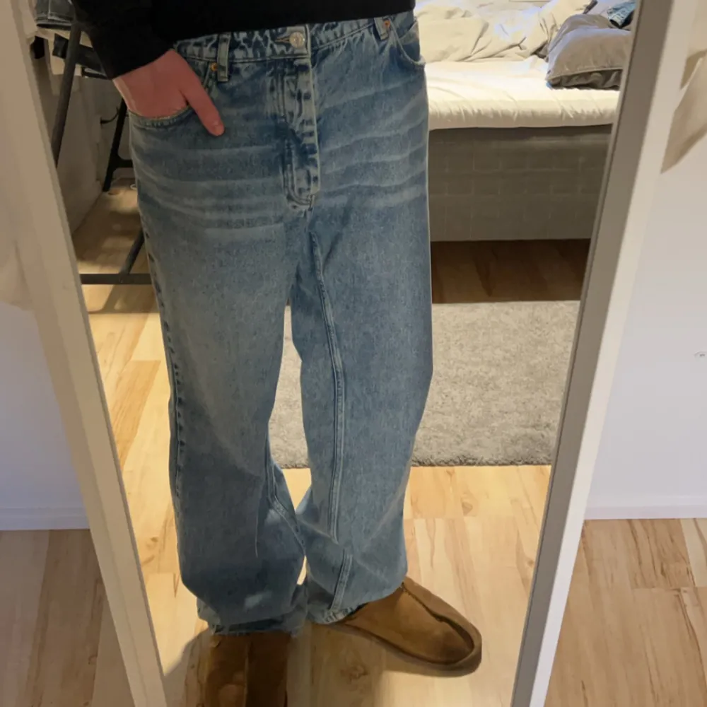 Säljer mina baggy jeans då jag it använt dom på skit länge🔝 riktigt sköna o goa, ifrån märket ”just junkies”. Strl 32🤩 hör av vid frågor.. Jeans & Byxor.
