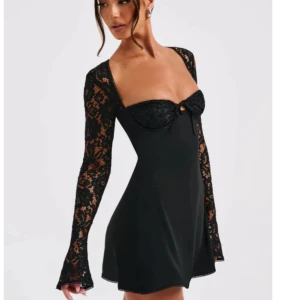 Kläning  - Säljer min jätte fina helt helt ny aldrig använt den, var för liten darför säljer jag den