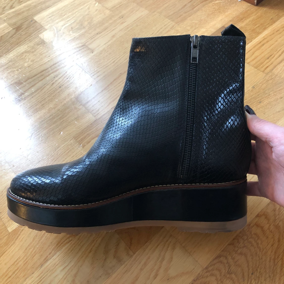 Kängor, Reschia - 90