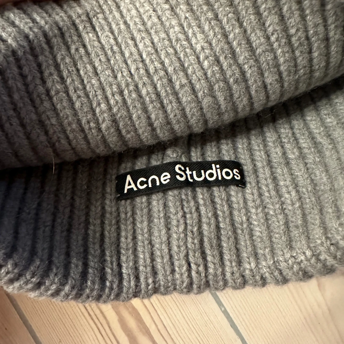 Acne mössa  - 91