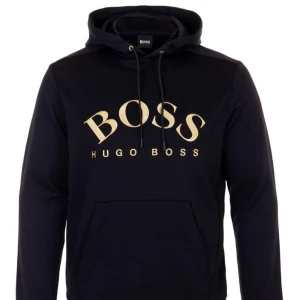 Hugo boss tröja - Blev för liten på mig. Använt bara den några få gånger