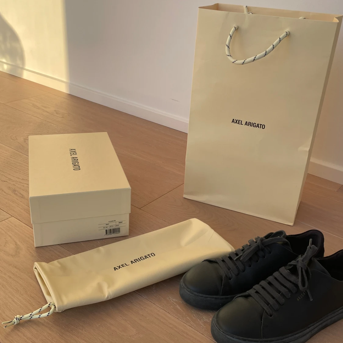 Axel Arigato skor storlek 40