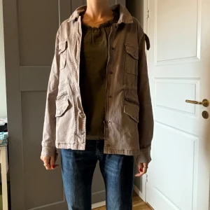 Jacka  - Säljer denna jacka från Copenhagen Luxe i storlek M. Den är i nyskick och nypris är 1500kr. Säljer flr 500kr
