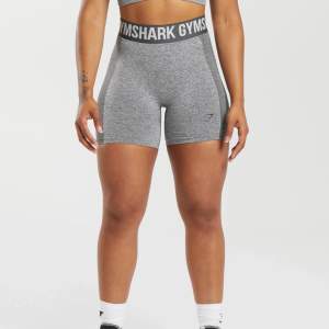 Säljer mina träningsshorts från gymshark, de är för små för mig. Använt ett förtal gånger 