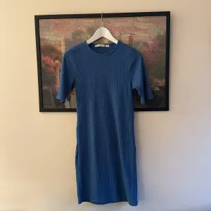 Blå klänning från Lager 157 i storlek M. 🌸