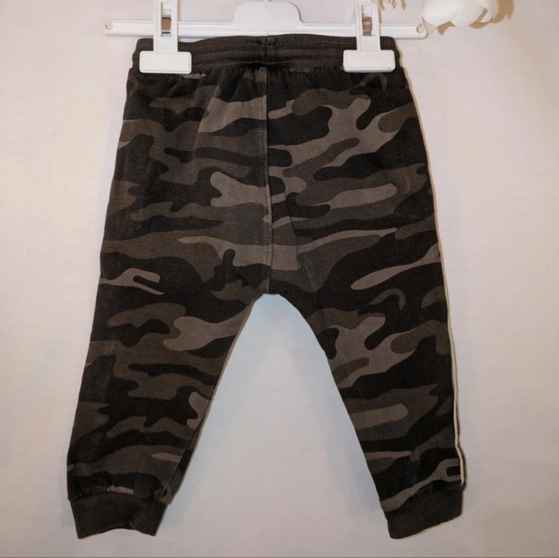 Sköna byxor i stl 80 fr KappAhl  - 92