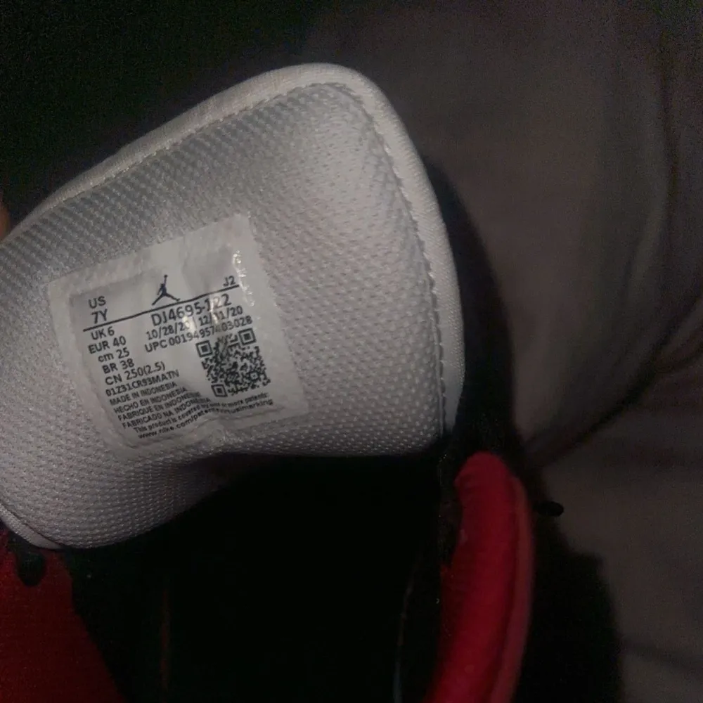 Bra skick. Knappt använda. Köpta från restock för 1250 kr.. Kengät.