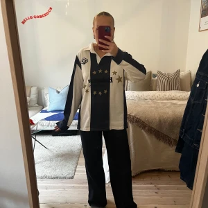 Rugbytröja från Zara  - Rugbytröja från Zara. Använd en gång.  Storlek: M