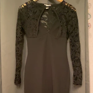 klänning  - storlek s, använd några gånger jätte fin. 